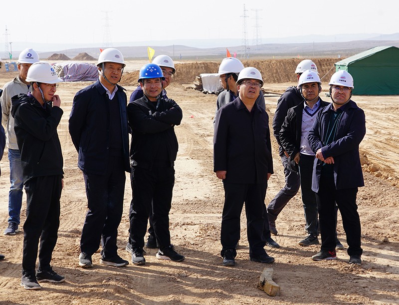 華光榮董事長、張興寧總經(jīng)理一行調(diào)研銀昆高速公路項(xiàng)目建設(shè)進(jìn)展情況