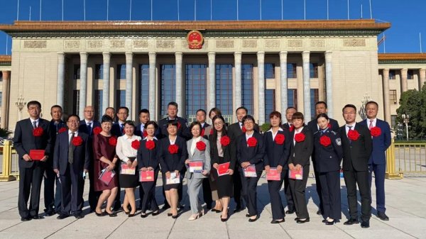 向戰(zhàn)“疫”模范致敬！剛剛，寧夏這20人5個(gè)集體在北京受表彰！