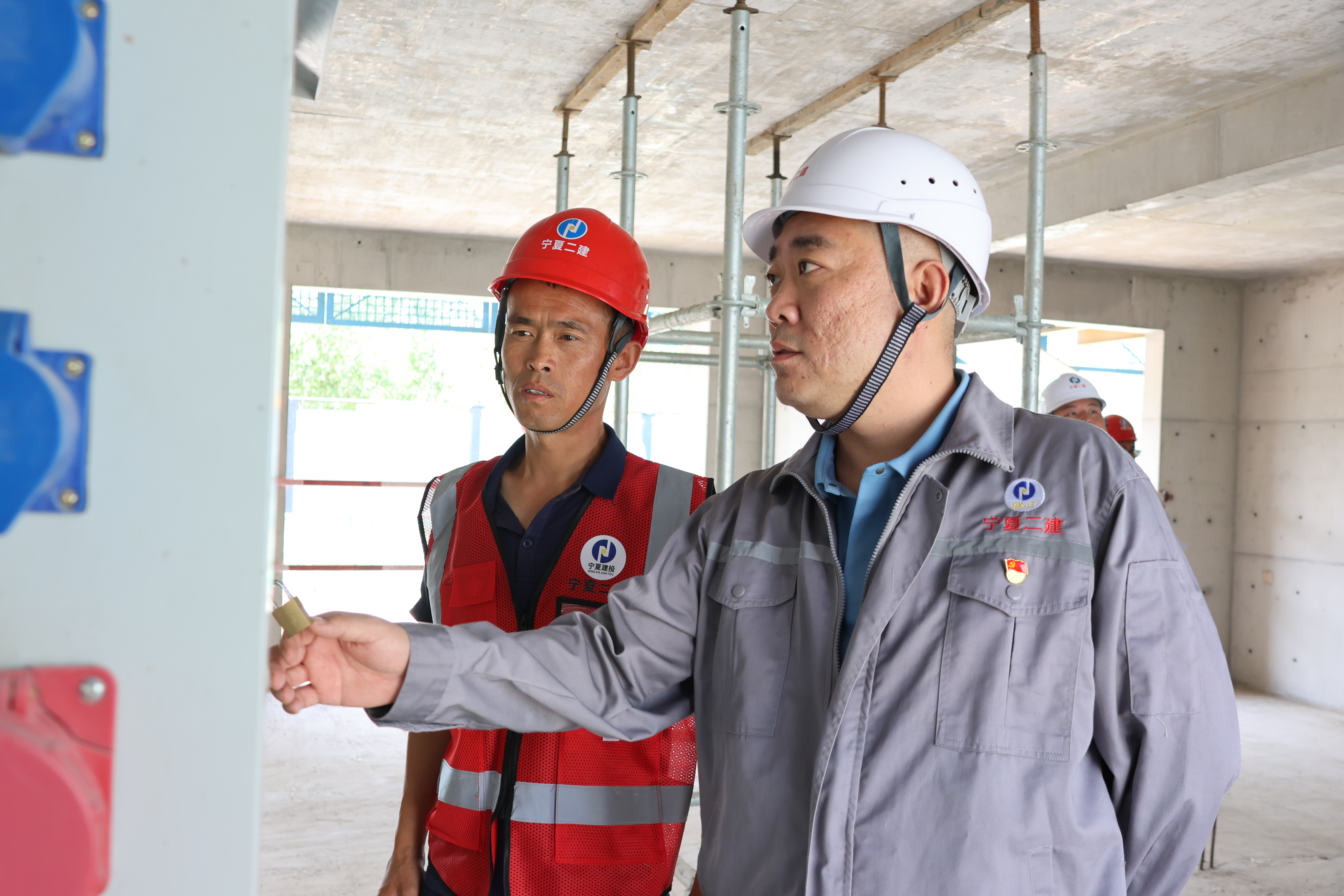 學(xué)榜樣·樹先鋒丨寧夏建投優(yōu)秀共產(chǎn)黨員事跡展播——花洋