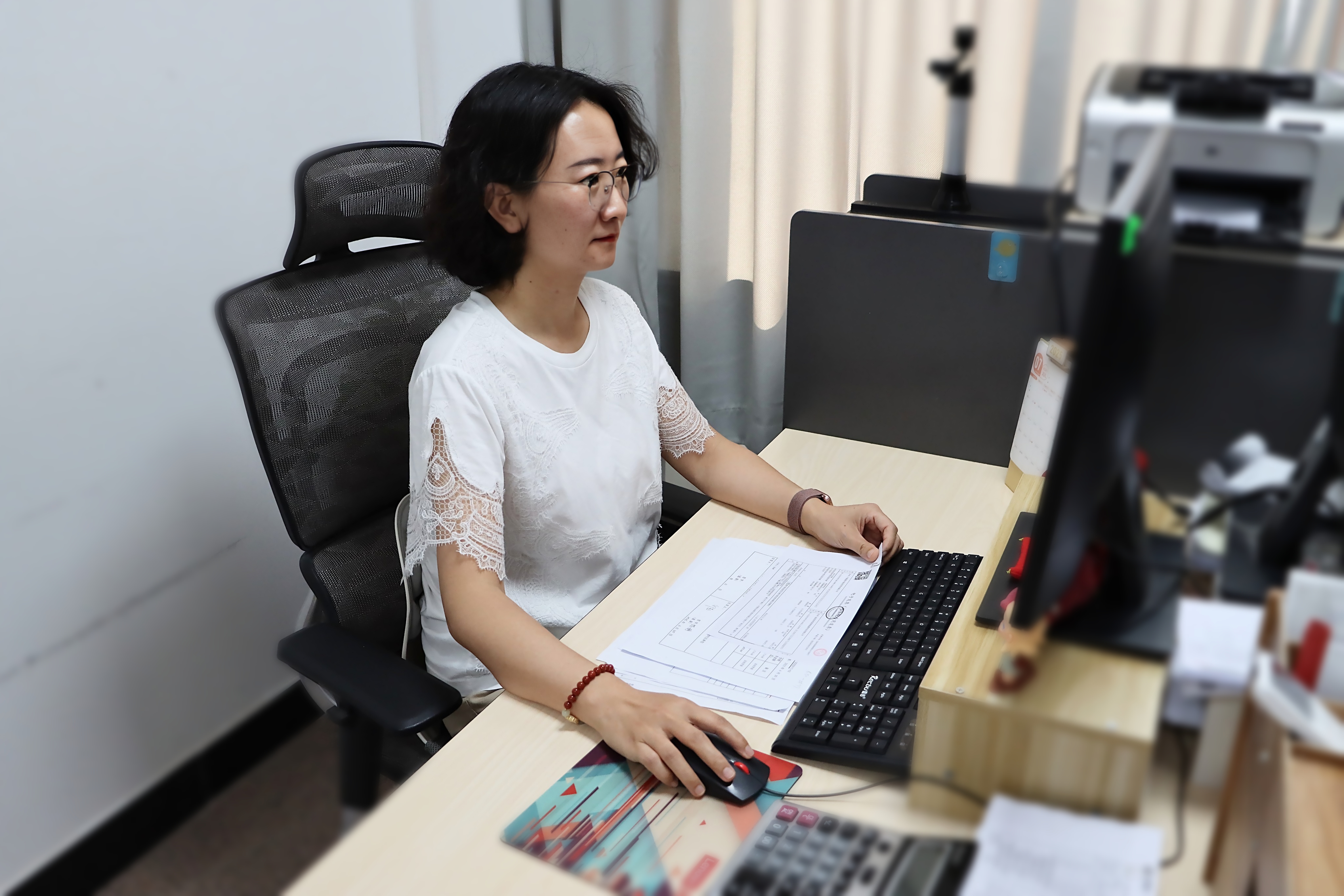 學(xué)榜樣·樹(shù)先鋒丨寧夏建投優(yōu)秀共產(chǎn)黨員事跡展播——李霞